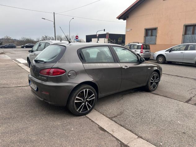 Alfa Romeo 147 1.6 16V TS 5 porte Black Line GPL - Foto 4