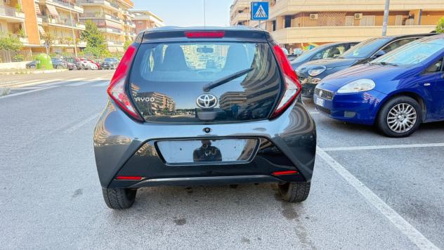 Toyota Aygo 1.0 VVT-i 72 CV 5 porte x-play LED NAVI CAR PLAY KAMER PDC BLUETOOTH CERCHI 16 - Foto 5