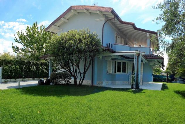 Villa in affitto a Forte dei Marmi 130 mq Rif: 1031579