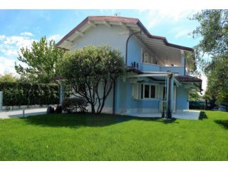 Villa in affitto a Forte dei Marmi 130 mq  Rif: 1031579