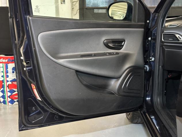 Lancia Ypsilon 1.2 69 CV 5 porte S&S Gold - Foto 6