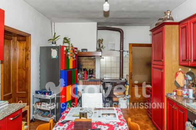 Casa indipendente di 150 m² con più di 5 locali e box auto in vendita a Cetona - Foto 7