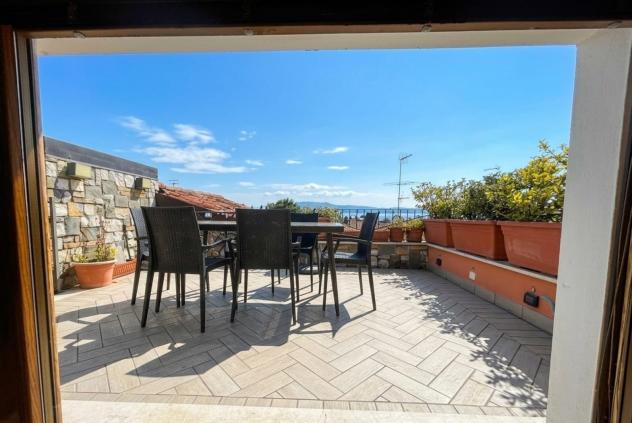 Attico con Piscina e Vista Lago - Foto 5