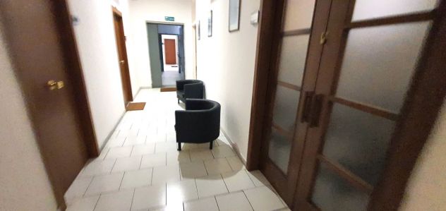 Ufficio arredato in complesso custodito parcheggi - Foto 7