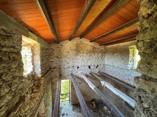 ANTICO FABBRICATO RURALE CON TERRENO - CASTELFORTE - Rif. V3154 - Foto 10