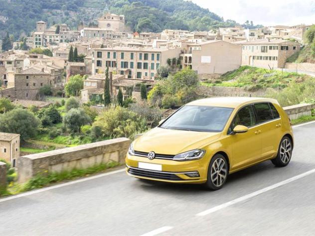 VOLKSWAGEN Golf 1.6 TDI 115 CV 5p. r-line rif. 24108441