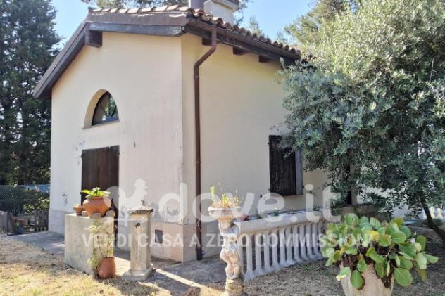 Casa indipendente di 400 m² con più di 5 locali e box auto in vendita a Pesaro - Foto 10