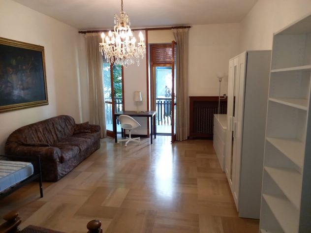 Ampia stanza in centro stabile signorile - Foto 2