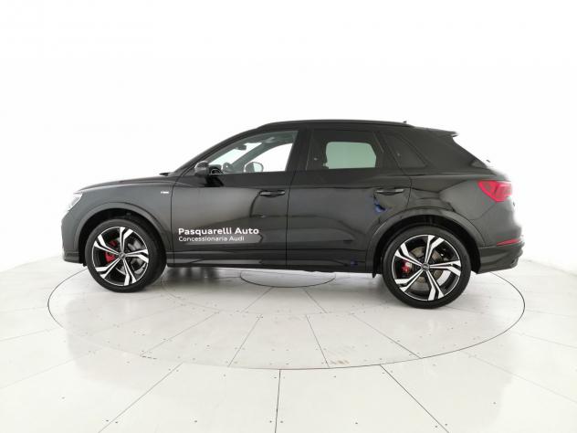 Audi Q3 45 2.0 tfsi Identity Black quattro 245cv s-tronic - Foto 2