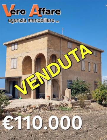 V004384 - VENDESI TERRENO 7000MQ CON CASA 330MQ