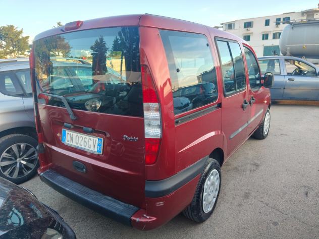 Fiat Doblo 1.9 JTD vetrato 5 posti - Foto 4
