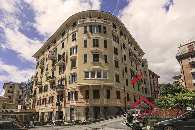 Pentalocale in vendita a Genova