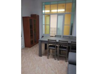 STANZA 1-  Ampia stanza con 3 posti letto , bagno privato e cabina armadio