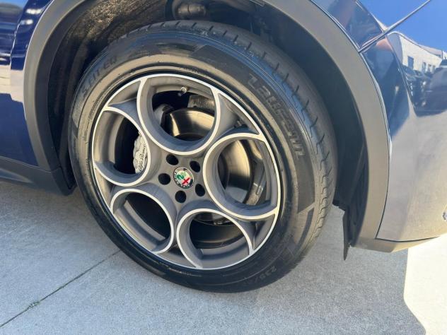 Alfa Romeo Stelvio 2.2 Turbo Diesel 180CV AT8 RWD Executive - Foto 5