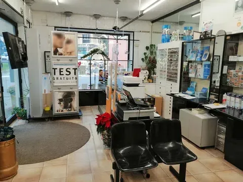 Cedesi Negozio di Ottica Storico in Versilia - Foto 4