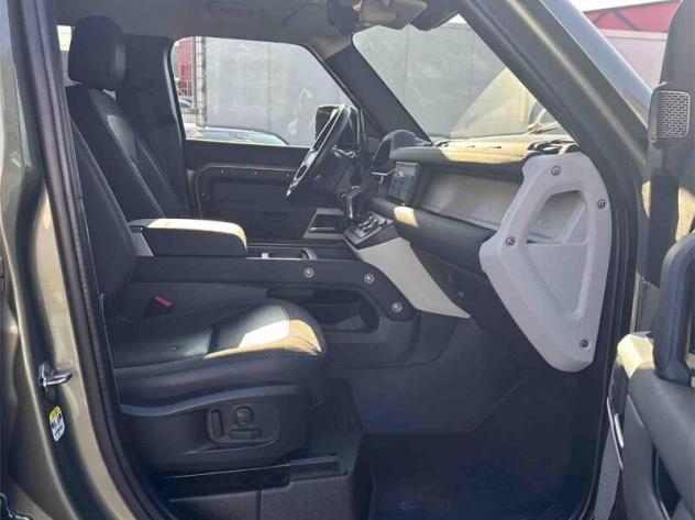 LAND ROVER Defender (2019) Defender 110 2.0 SD4 240CV AWD Auto SE - Foto 10