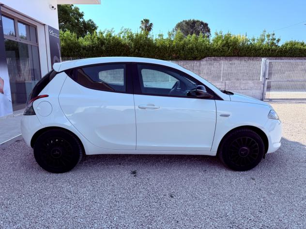 Lancia Ypsilon 1.2 69 CV 5 porte Gold - Foto 9
