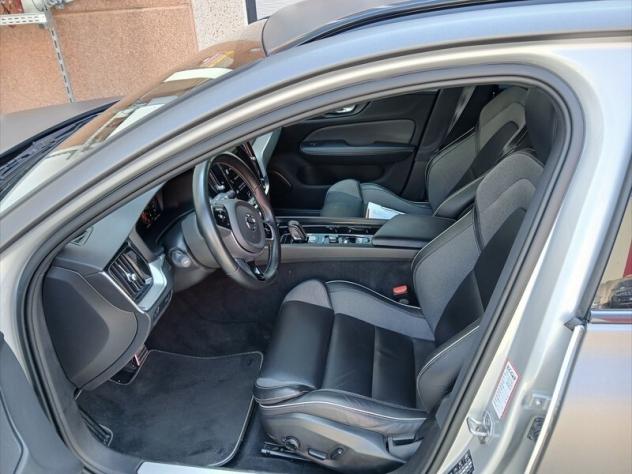 Volvo V60 2.0 B3 163CV Geartronic 8M R-design 10/2020 EURO 6D TEMP MY 21 - Foto 3