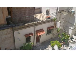 MONOLOCALE IN CENTRO A TARANTO