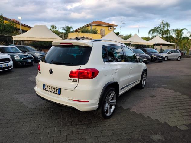 Volkswagen Tiguan 2.0 TDI 177 CV 4MOTION DSG R-Line - Foto 8