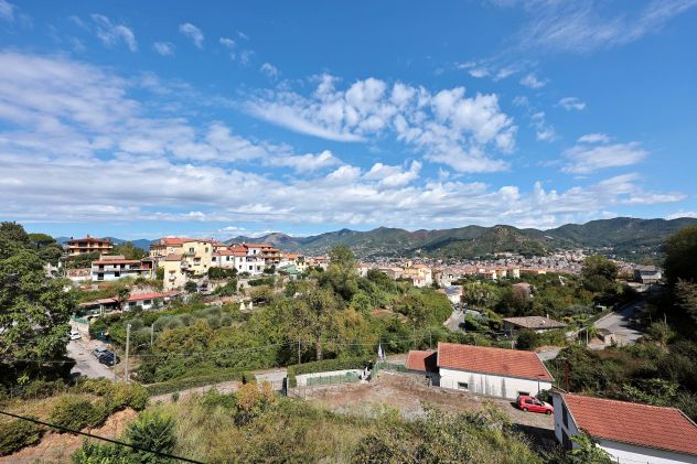 APPARTAMENTO SEMICENTRALE
