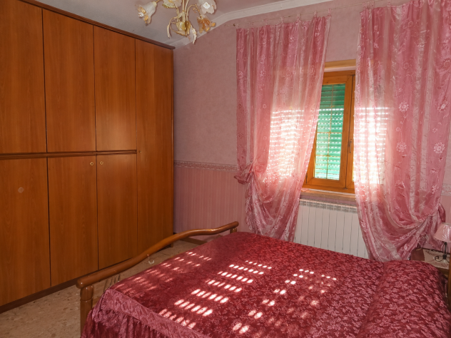 POMEZIA QUADRILOCALE ARREDATO CON TERRAZZO PRIVATO. - Foto 9