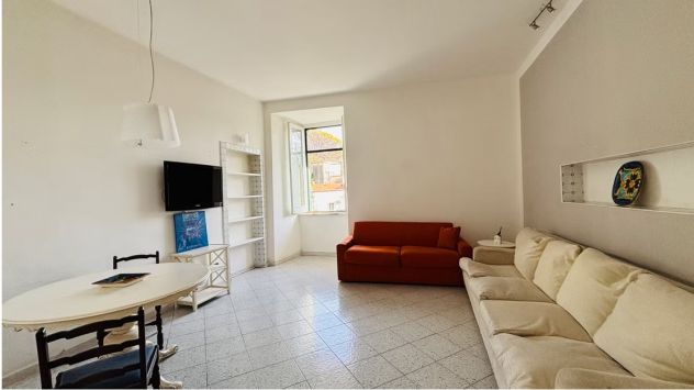 AMPIO APPARTAMENTO CON GIARDINO PRIVATO, 2 POSTI AUTO E DOPPIO INGRESSO - Foto 5