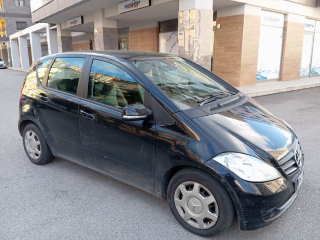 vendesi CLASSE A 2012 CAMBIO AUTOMATICO - Foto 4