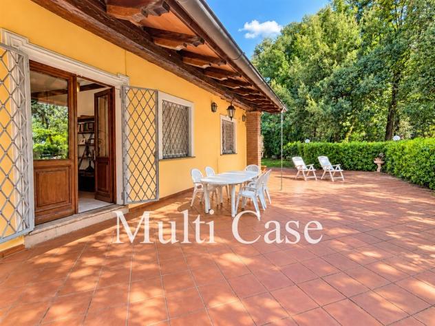 Marina di Pietrasanta – Villa singola con ampia resede, praticamente sul mare. - Foto 2