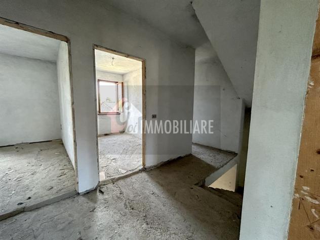 Versatilità e spazio nel cuore del paese - Foto 16