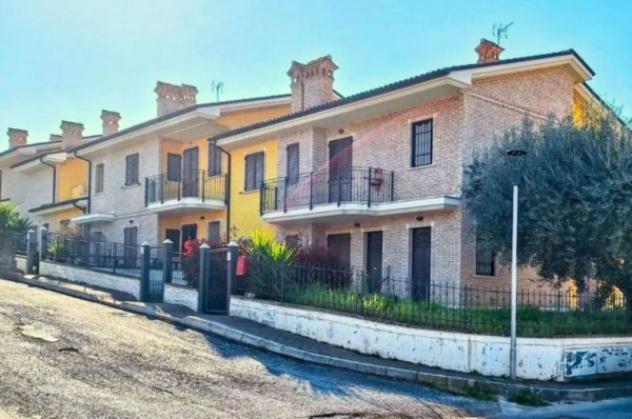 Immobile in asta di 250 m², box auto in vendita a Cingoli - Foto 2