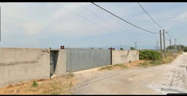 LOTTO DI TERRENO RECINTATO AGRICOLO di 3100 Mq TRA POMIGLIANO E CASALNUOVO - Foto 2