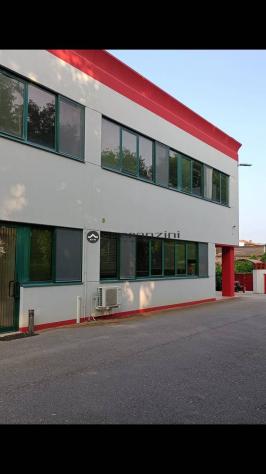 Colli al metauro in zona artigiale industriale proponiamo in vendita un moderno opificio a destinazione produttiva.
a ridosso della superstrada fano- - Foto 3