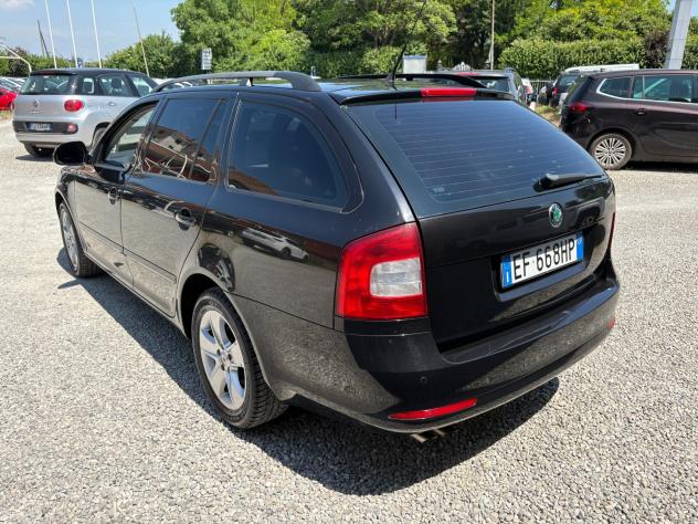 Skoda Octavia 1.6 TDI - 105CV - 4x4 - Foto 7