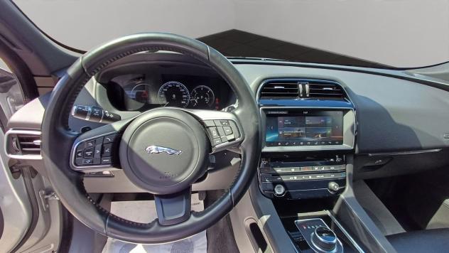 Jaguar F-Pace 2.0d 180 CV AWD aut. Prestige - Foto 9