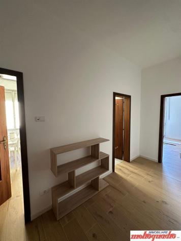 APPARTAMENTO COMPLETAMENTE RISTRUTTURATO E ARREDATO - Foto 5
