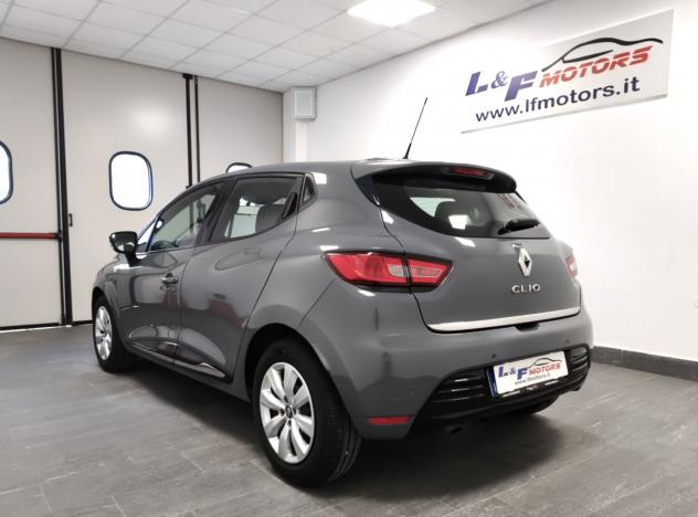 Renault Clio GPL CASA MADRE 90cv MOSCHINO - Foto 6