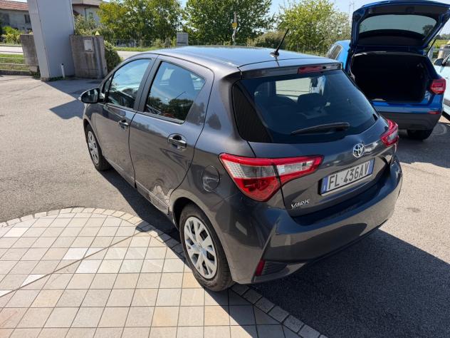 Toyota Yaris 1.0 Benzina Neopatentati - Foto 6