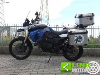 BMW F 800 GS con valigie laterali originali BMW