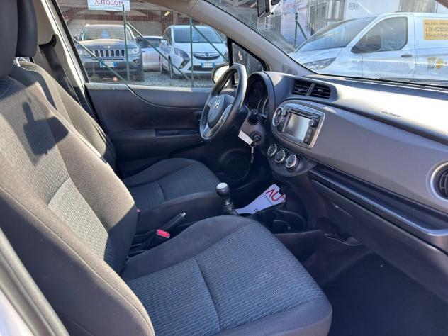 Toyota Yaris 1.0 5 porte Lounge - Foto 8
