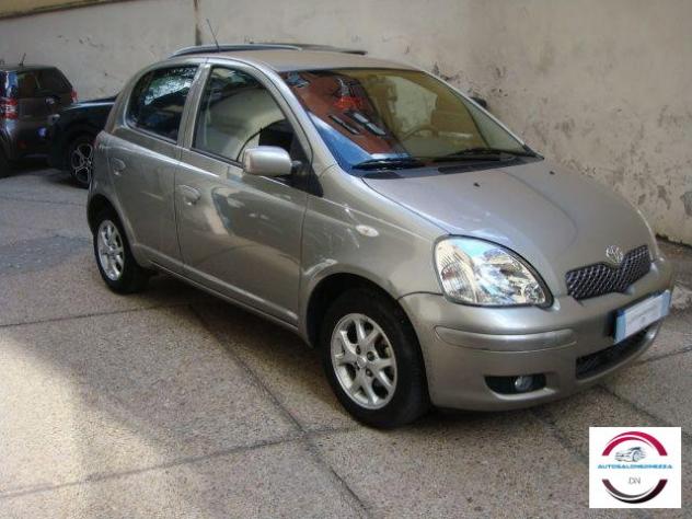 TOYOTA - Yaris - 16V 5 porte Sol *km 38000*