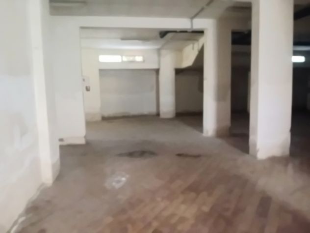 LOCALE DEPOSiTO 250 Mq- CASALNUOVO CENTRO - Foto 3