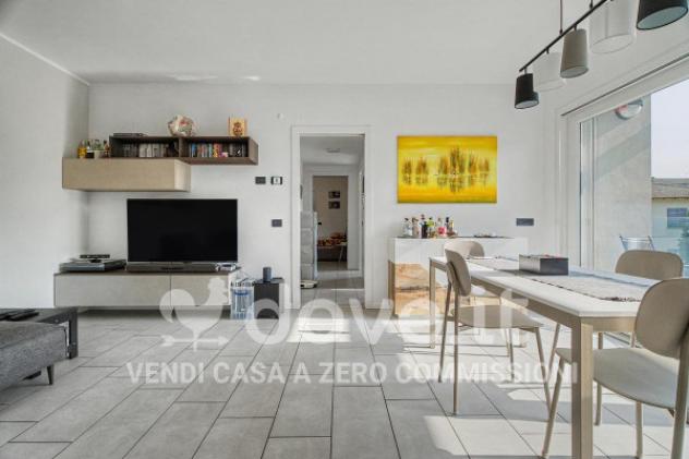 Appartamento di 84 m² con 3 locali e box auto in vendita a Uggiate con Ronago - Foto 6
