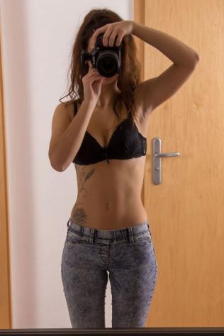 Donna di Chivasso, 30 anni. Fisico Magro Tel: