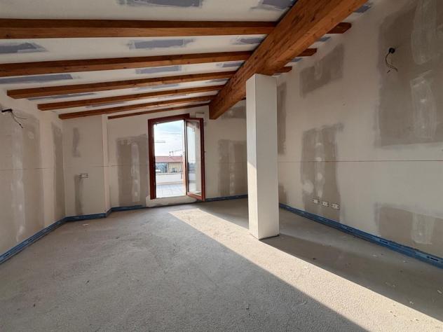 Biassono - Attico di pregio al 4° piano con terrazzo panoramico di 70 m² - Foto 4