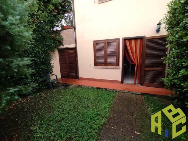 Pomaia - Rif. R1484. In campagna, a 1 km c.ca dal centro abitato di Pomaia e adiacente l'istituto Lama Tzong Khapa. Appartamento con ingresso indipend