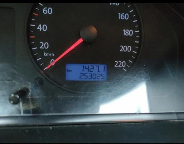 Volkswagen Multivan 2.5 TDI/130CV 4motion Comfortl. - Foto 7