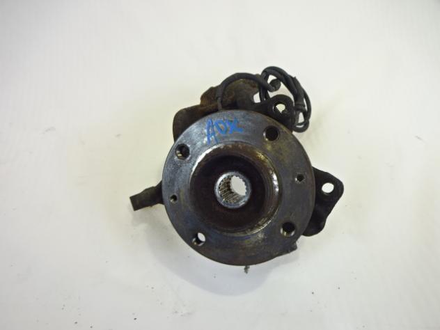 1607557580 MOZZO MONTANTE FUSELLO ANTERIORE DESTRO CITROEN C3 1.4 66KW 5P D 5M (2004) RICAMBIO USATO 330776