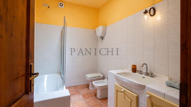 Edificio storico con piscina, annessi e terreno - Foto 19