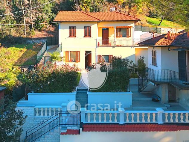 Villa in Vendita in Via Armino a Gavirate - Foto 2